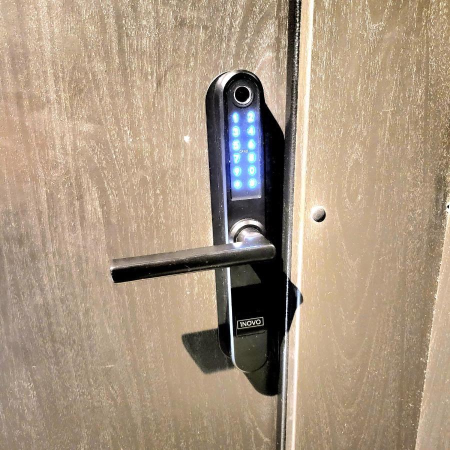 Happy Inn Presidential, Self Check-In, Parking In The Underground Garage VNO Exterior foto