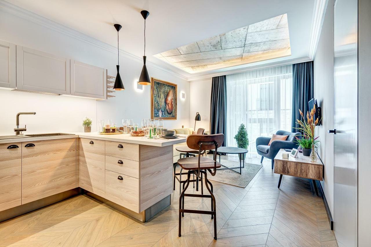 Happy Inn Presidential, Self Check-In, Parking In The Underground Garage VNO Exterior foto